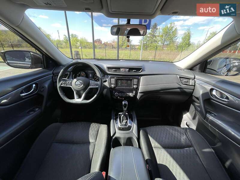 Внедорожник / Кроссовер Nissan Rogue 2017 в Киеве