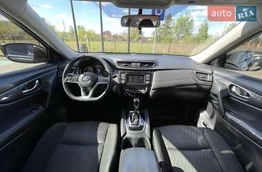 Внедорожник / Кроссовер Nissan Rogue 2017 в 