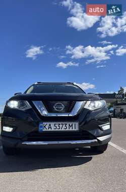 Внедорожник / Кроссовер Nissan Rogue 2017 в 