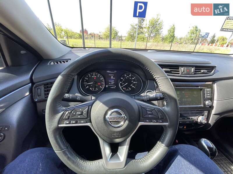 Внедорожник / Кроссовер Nissan Rogue 2017 в Киеве