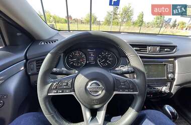 Внедорожник / Кроссовер Nissan Rogue 2017 в 