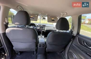 Внедорожник / Кроссовер Nissan Rogue 2017 в 