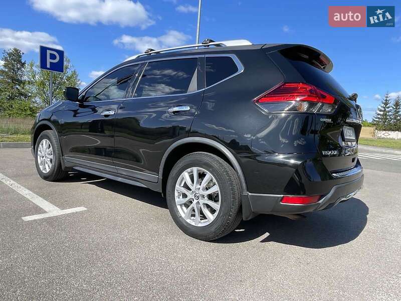 Внедорожник / Кроссовер Nissan Rogue 2017 в Киеве
