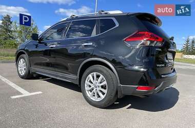 Внедорожник / Кроссовер Nissan Rogue 2017 в 