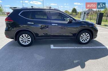 Внедорожник / Кроссовер Nissan Rogue 2017 в 