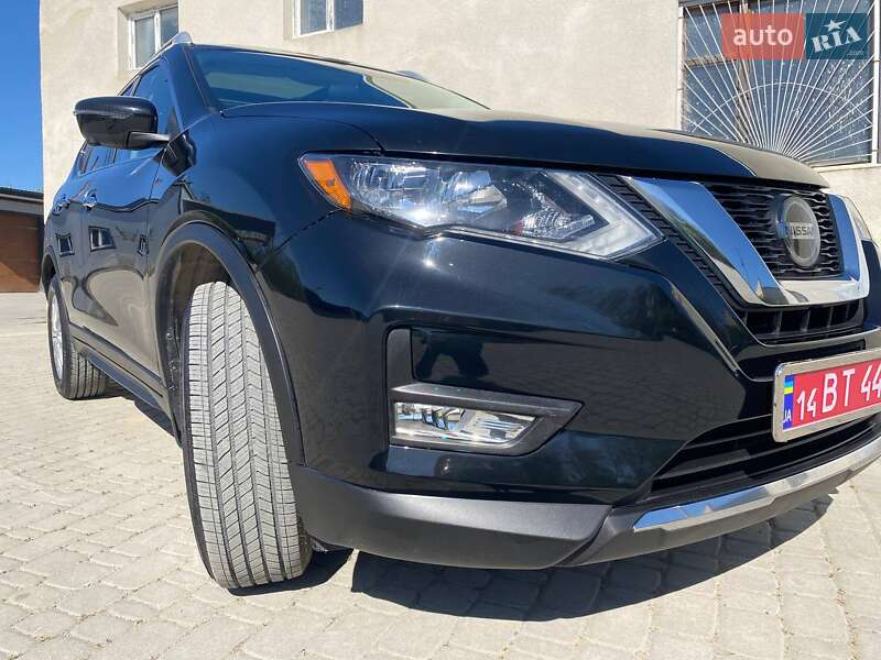 Позашляховик / Кросовер Nissan Rogue 2018 в Борщеві