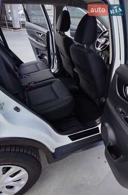 Позашляховик / Кросовер Nissan Rogue 2018 в 