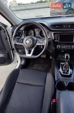 Позашляховик / Кросовер Nissan Rogue 2018 в 