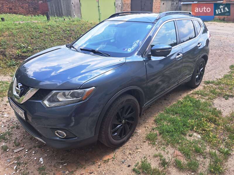 Внедорожник / Кроссовер Nissan Rogue 2014 в Александрие