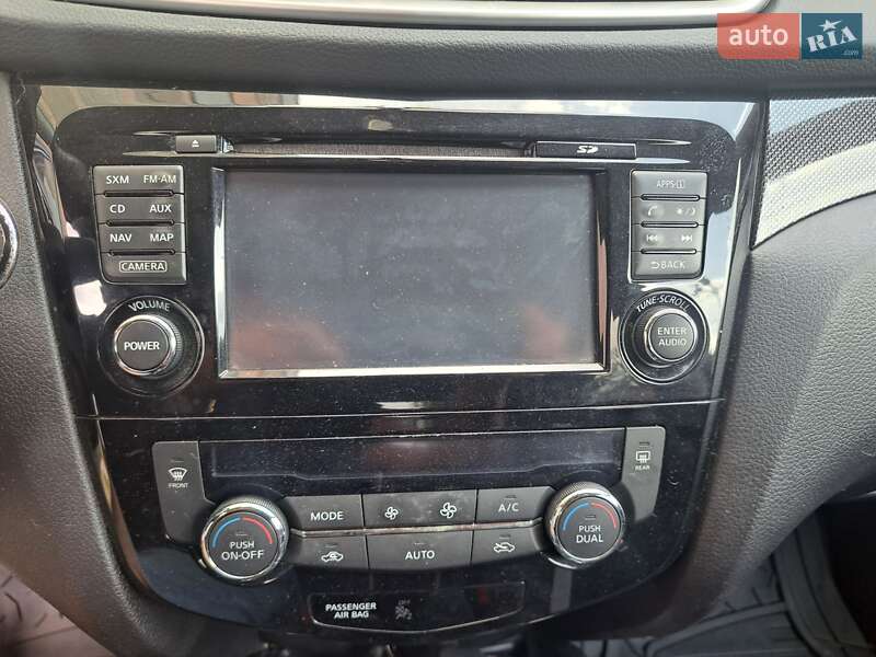 Внедорожник / Кроссовер Nissan Rogue 2014 в Александрие
