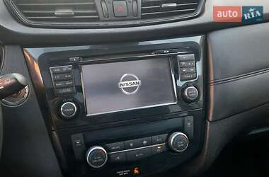 Внедорожник / Кроссовер Nissan Rogue 2017 в 