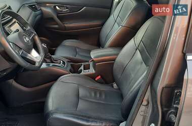 Внедорожник / Кроссовер Nissan Rogue 2017 в 