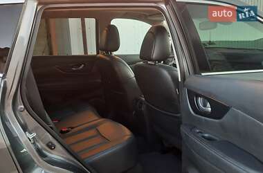 Внедорожник / Кроссовер Nissan Rogue 2017 в 