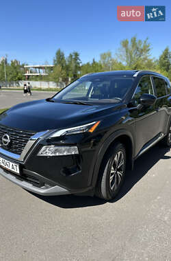 Внедорожник / Кроссовер Nissan Rogue 2023 в 