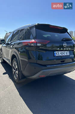 Внедорожник / Кроссовер Nissan Rogue 2023 в 