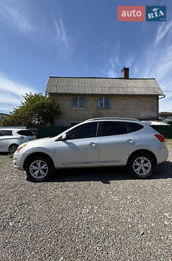 Позашляховик / Кросовер Nissan Rogue 2010 в 