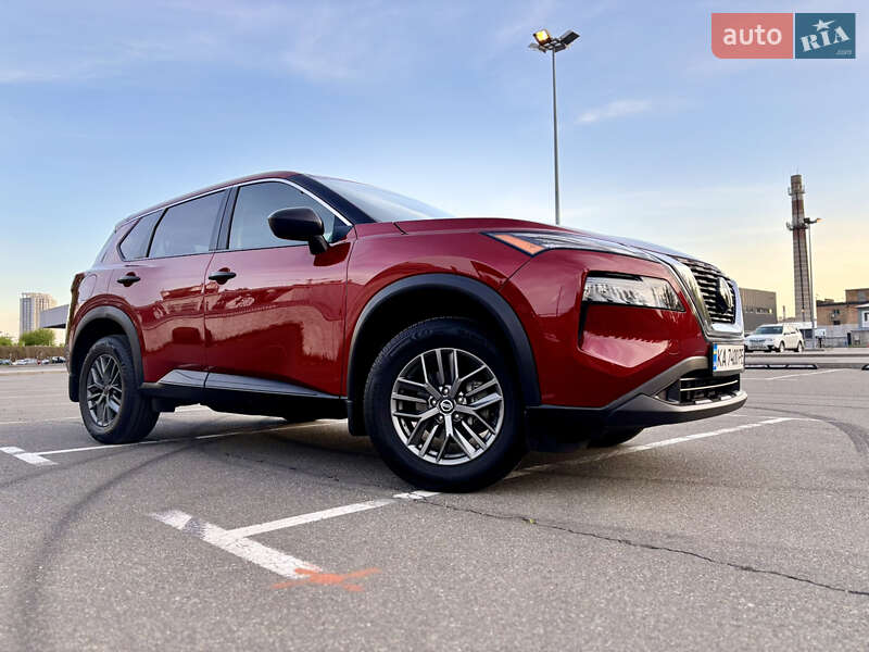 Внедорожник / Кроссовер Nissan Rogue 2021 в Киеве