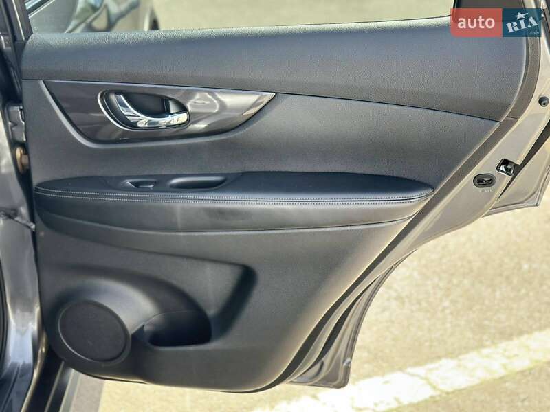 Позашляховик / Кросовер Nissan Rogue 2018 в Полтаві