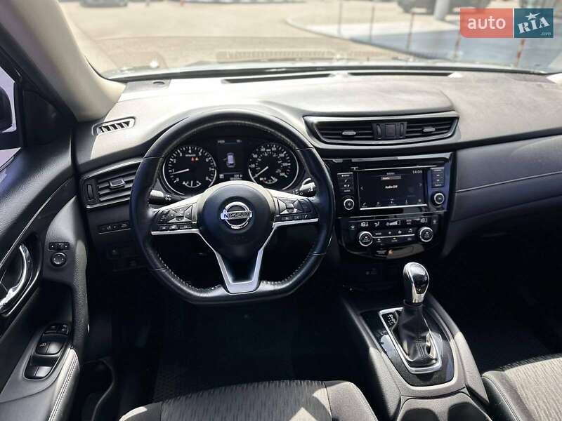 Позашляховик / Кросовер Nissan Rogue 2018 в Полтаві