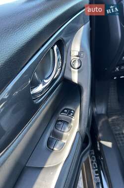 Позашляховик / Кросовер Nissan Rogue 2017 в 