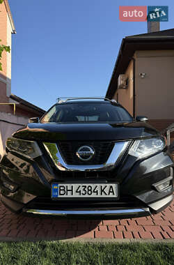 Внедорожник / Кроссовер Nissan Rogue 2018 в 