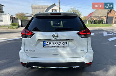Внедорожник / Кроссовер Nissan Rogue 2018 в 