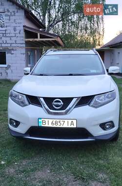 Позашляховик / Кросовер Nissan Rogue 2015 в 