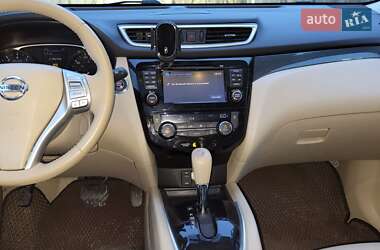 Позашляховик / Кросовер Nissan Rogue 2015 в 