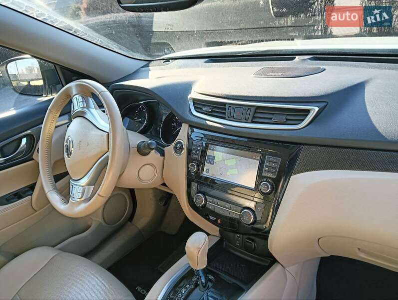 Позашляховик / Кросовер Nissan Rogue 2015 в Кам'янському