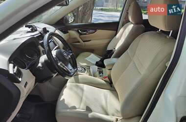 Внедорожник / Кроссовер Nissan Rogue 2016 в 