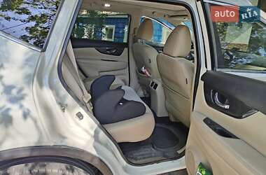 Внедорожник / Кроссовер Nissan Rogue 2016 в 