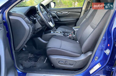Внедорожник / Кроссовер Nissan Rogue 2020 в 