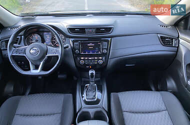 Внедорожник / Кроссовер Nissan Rogue 2020 в 