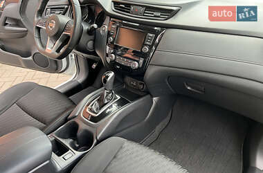 Позашляховик / Кросовер Nissan Rogue 2020 в 