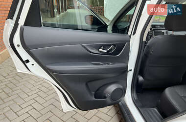 Позашляховик / Кросовер Nissan Rogue 2020 в 