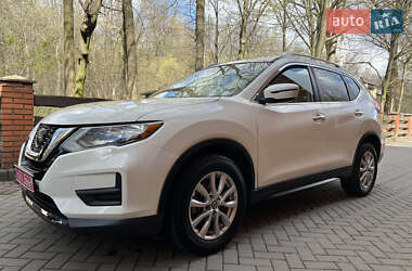 Позашляховик / Кросовер Nissan Rogue 2020 в 