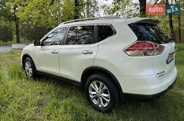Внедорожник / Кроссовер Nissan Rogue 2015 в 