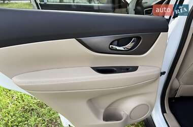 Внедорожник / Кроссовер Nissan Rogue 2015 в 