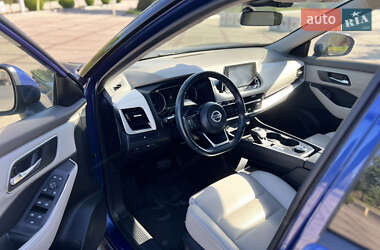 Позашляховик / Кросовер Nissan Rogue 2021 в 