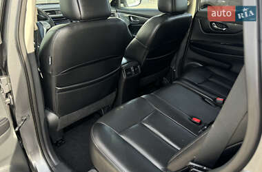 Внедорожник / Кроссовер Nissan Rogue 2015 в 