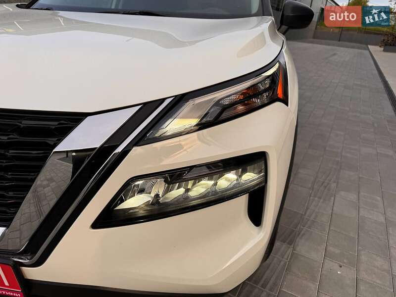 Внедорожник / Кроссовер Nissan Rogue 2023 в Луцке