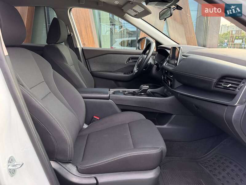 Внедорожник / Кроссовер Nissan Rogue 2023 в Луцке