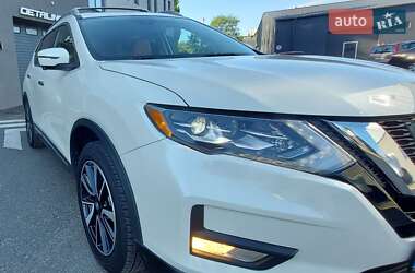 Внедорожник / Кроссовер Nissan Rogue 2017 в 