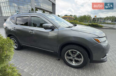 Внедорожник / Кроссовер Nissan Rogue 2015 в 