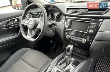 Внедорожник / Кроссовер Nissan Rogue 2020 в 