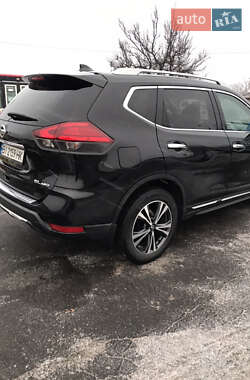 Позашляховик / Кросовер Nissan Rogue 2017 в 