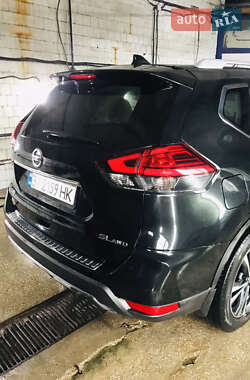 Позашляховик / Кросовер Nissan Rogue 2017 в 