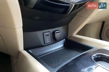 Позашляховик / Кросовер Nissan Rogue 2014 в 