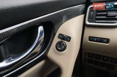 Позашляховик / Кросовер Nissan Rogue 2014 в 