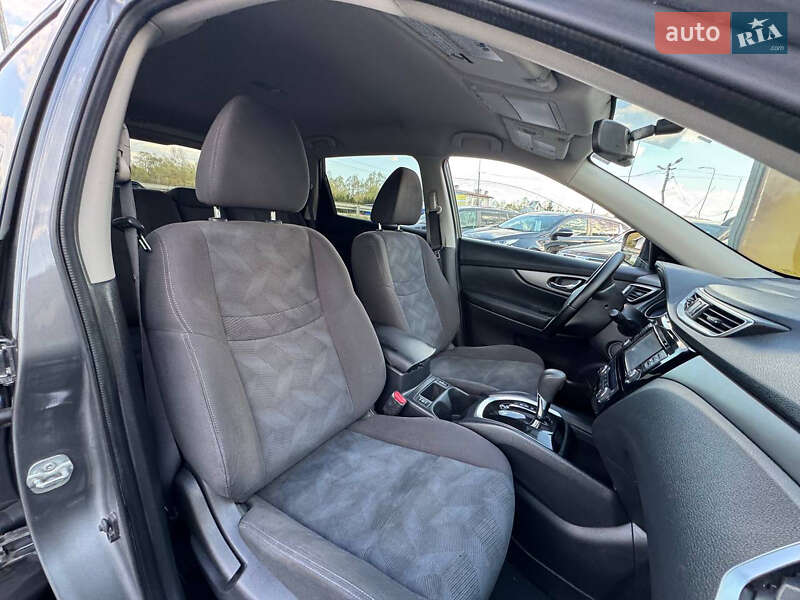Позашляховик / Кросовер Nissan Rogue 2016 в Стрию